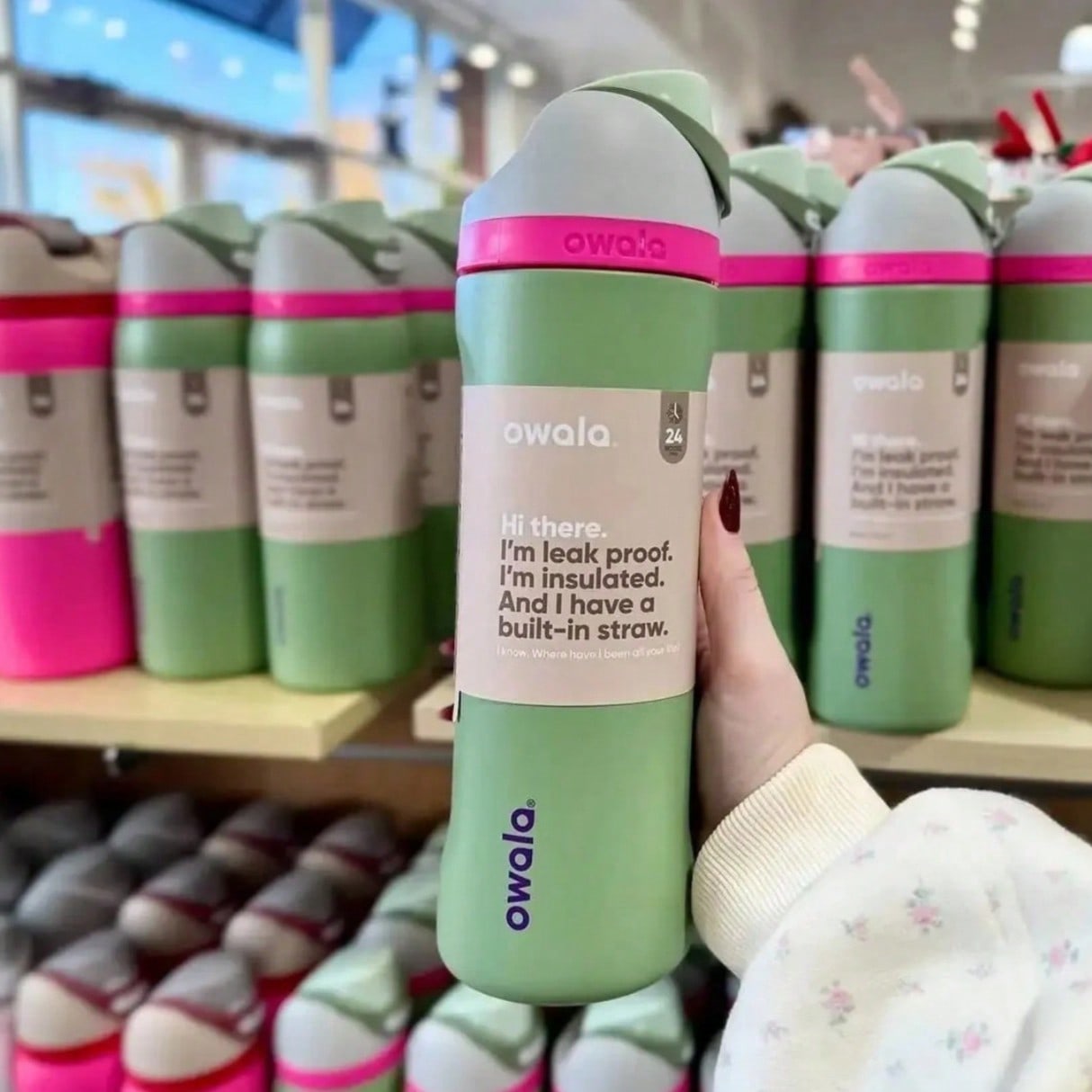 Owala Freesip 32oz Urban Outfitters Edition, stylish and durable hydration bottle