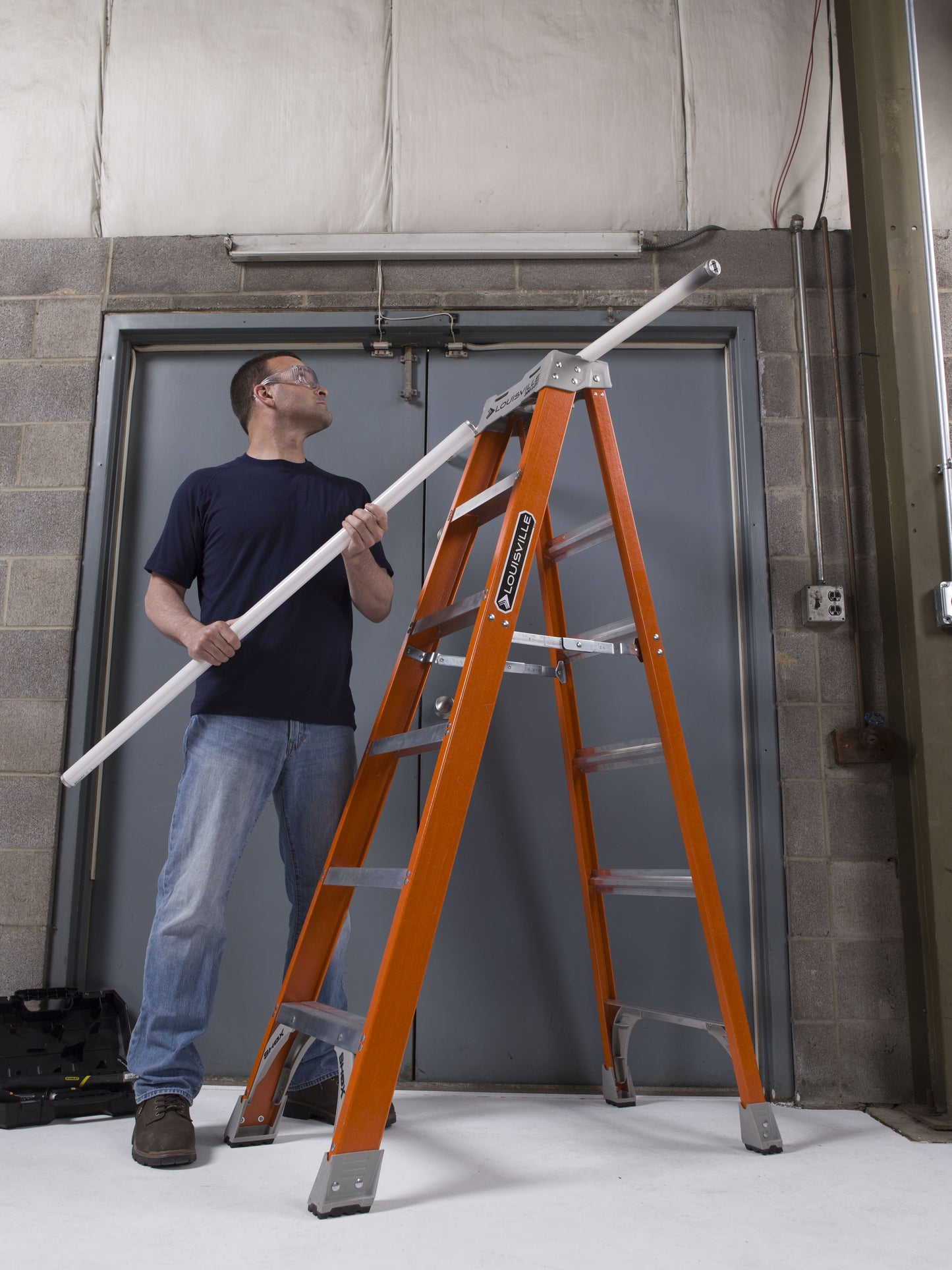 12-Foot Fiberglass Step Ladder, 300-Pound Load Capacity, Type IA, FS1512